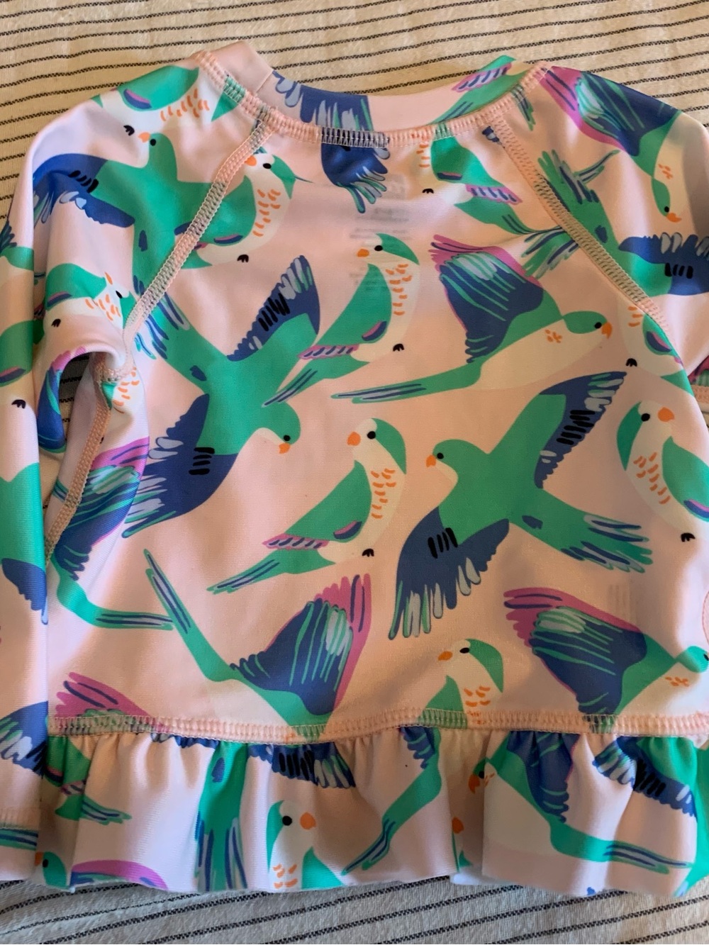 Tea Collection "Parrot Polka" Rash Guard | 6-9M - Picture 5 of 7